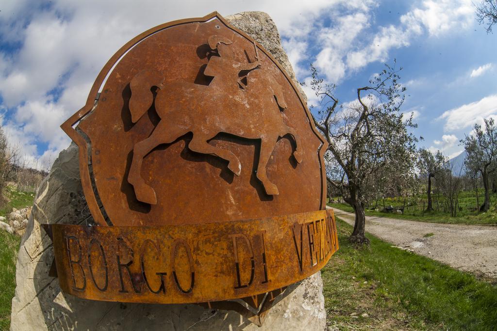Borgo Di Vezzano Villa กาเลนซาโน ภายนอก รูปภาพ