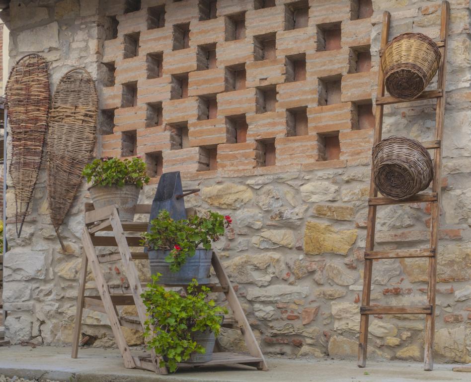 Borgo Di Vezzano Villa กาเลนซาโน ภายนอก รูปภาพ