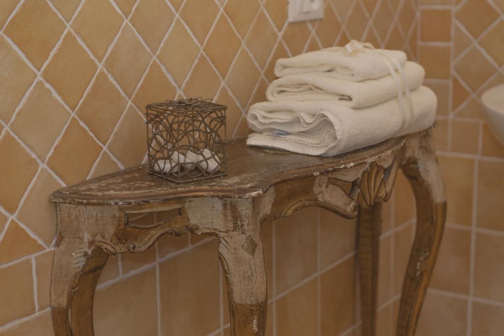 Borgo Di Vezzano Villa กาเลนซาโน ภายนอก รูปภาพ