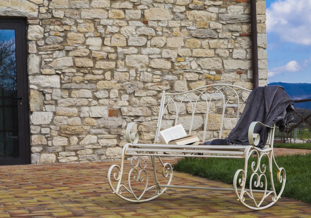 Borgo Di Vezzano Villa กาเลนซาโน ภายนอก รูปภาพ
